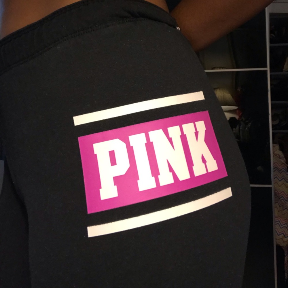 Victoria secret pink sweat pants only worn once.